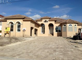 1754 Sandy Cir, Cape Coral, FL 33904