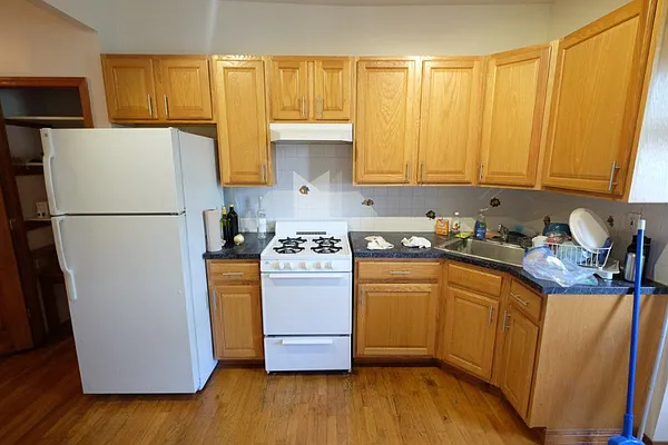 Rented by SBJ Brokerage, LLC | media 11