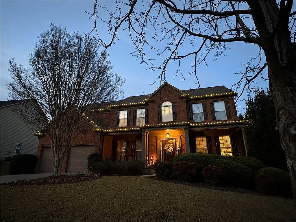 5 bed, 3.0 bath, 4321 sqft, $3,700 — Photo 4