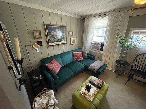 4th image of 20 Burnham St #C