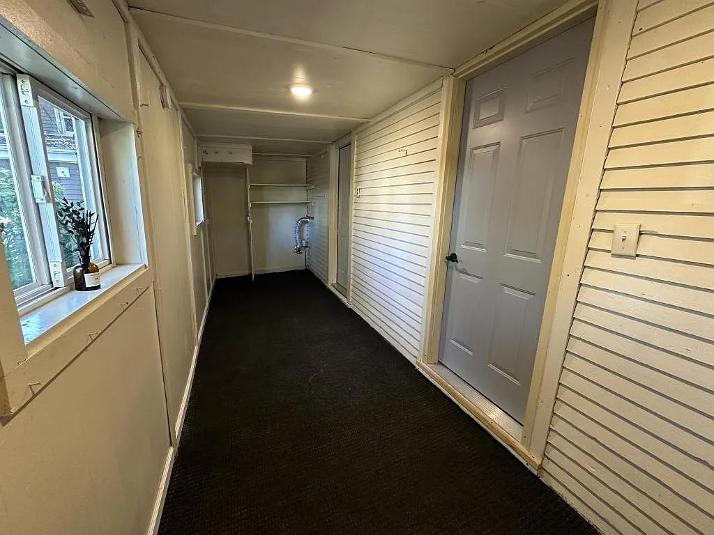 307 W Plymouth Ave — Photo 2