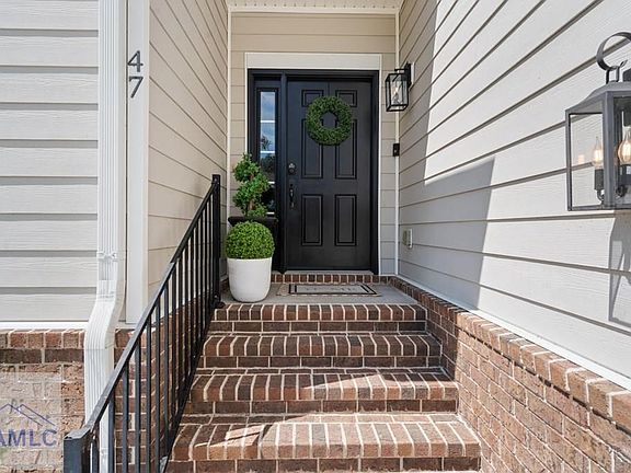 2nd image of 47 Waverly Ln