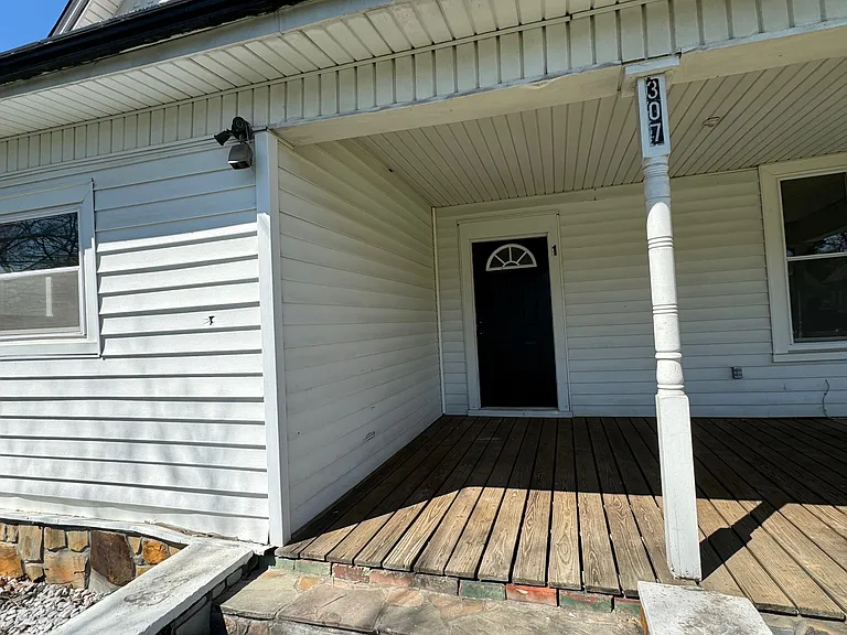 307 E Burwell Ave #1 — Photo 2