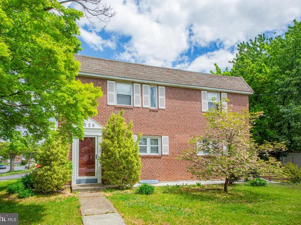 3228 Tom Sweeney Dr, Brookhaven, PA 19015