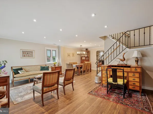 2137 Bryn Mawr Pl #E-12, Ardmore, PA 19003