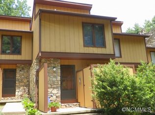 126 Colony Dr, Arden, NC 28704