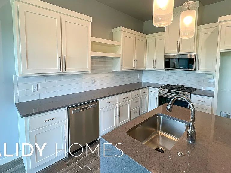 435 Remington Ave — Photo 12