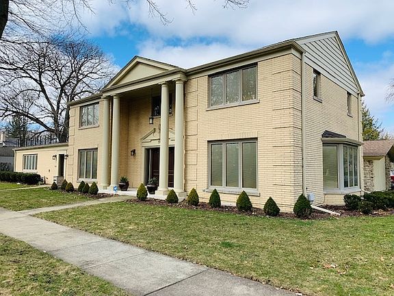 2nd image of 900 Franklin Ave