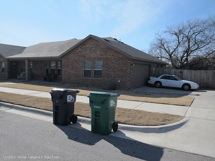 1st image of 300 Trailhead Ln