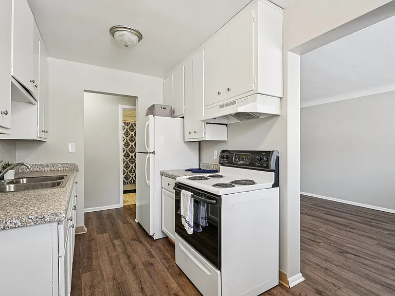 Priscilla Standish Apartments — Photo 7