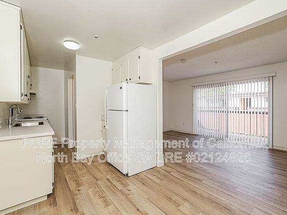 4th image of 1645 Slater St #B5