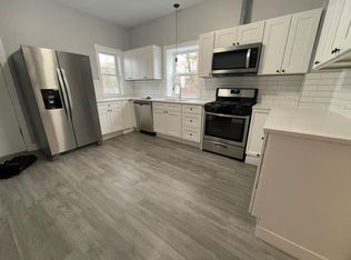 1300 W Addison St #2, Chicago, IL 60613