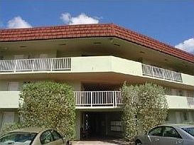 3rd image of 18901 NE 14th Ave APT 306