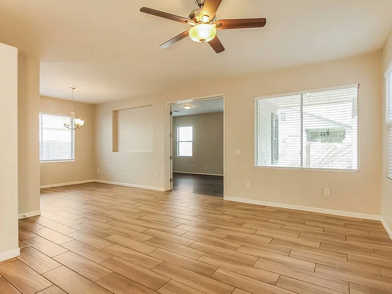 12026 W Yuma St — Photo 4