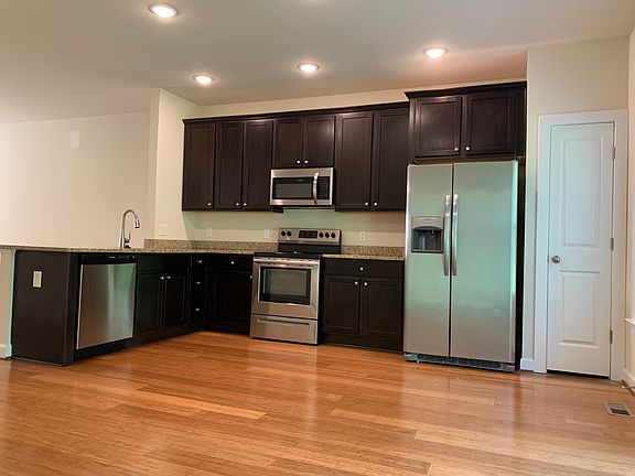 2nd image of 72 Andrews Pl
