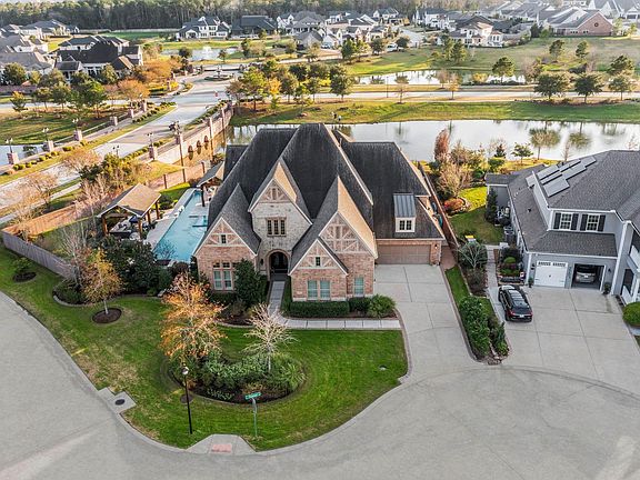 4th image of 2203 Flameleaf Ct