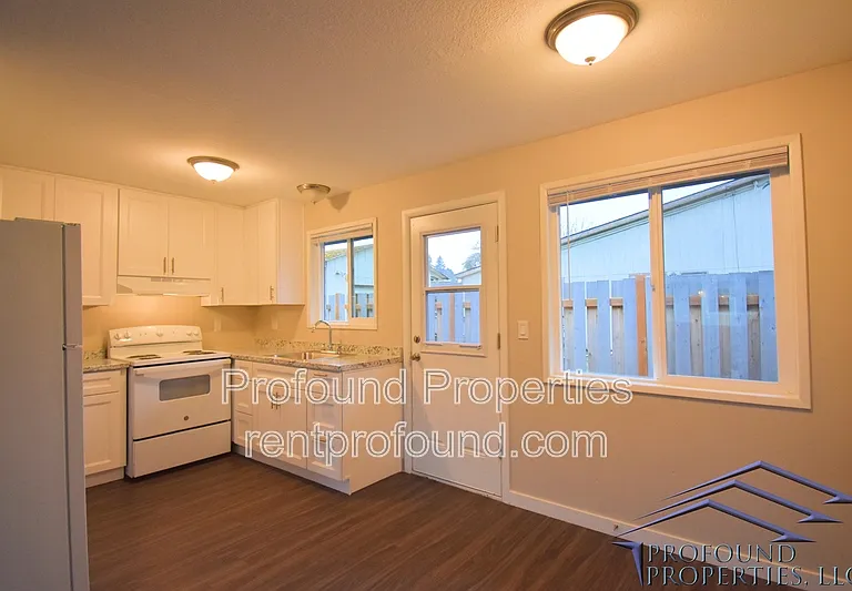 742 SE 13th Ave #B — Photo 5