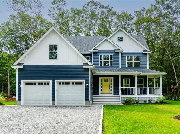 44 Saddlebrook Dr, Warwick, RI 02818