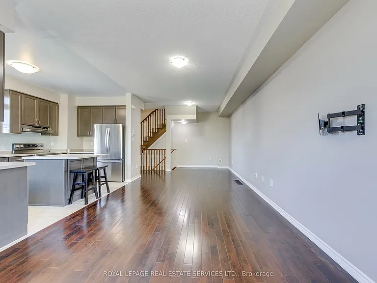 2435 Greenwich Dr #35 — Photo 13