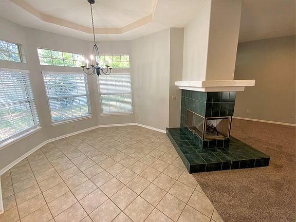 3rd image of 2831 Everholly Ln