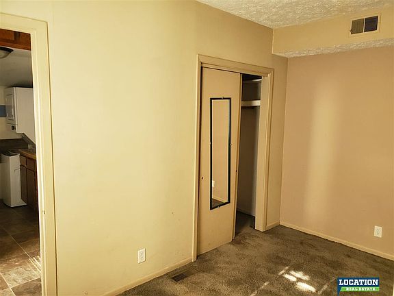 5th image of 715 New Hampshire St