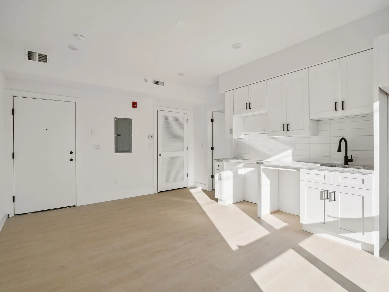 1 bed, 600 sqft, $1,300 — Photo 1