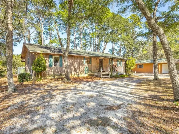 38 Autumn Ln, Panacea, FL 32346