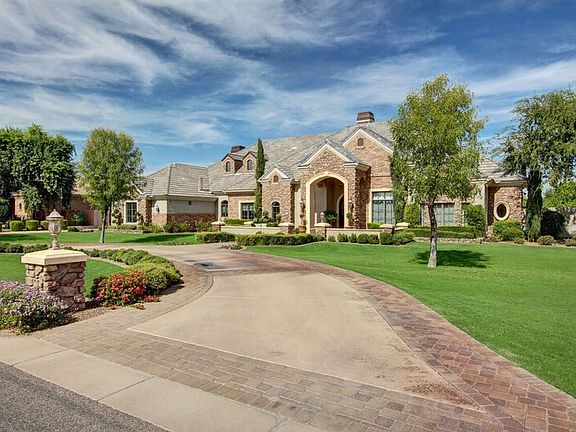 3rd image of 2064 E Avenida Del Valle Ct