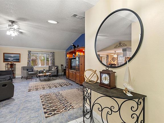 3rd image of 3305 Fox Ridge Dr