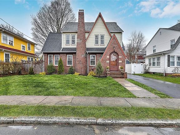 2nd image of 20 Rosewood Ave