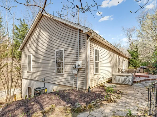 319 Glenn Bridge Rd, Arden, NC 28704