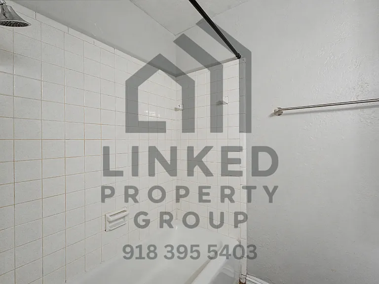 Charl Ann Apartments — Photo 8