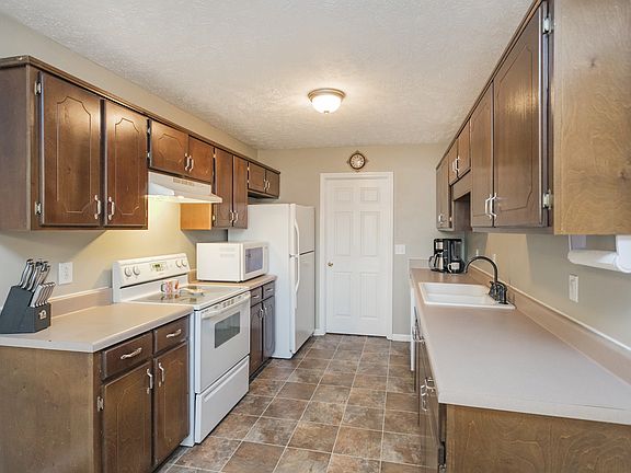 4th image of 7511 Appomattox Dr