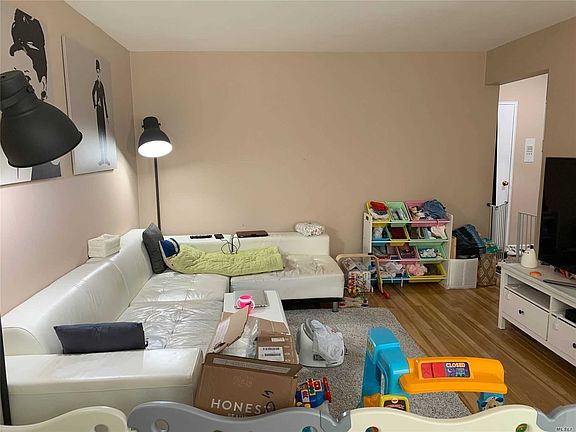 5th image of 4325 Douglaston Pkwy APT 5A