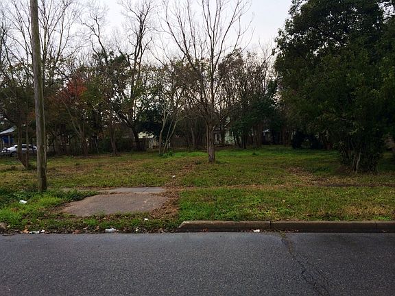 3rd image of 1558 Avenue D