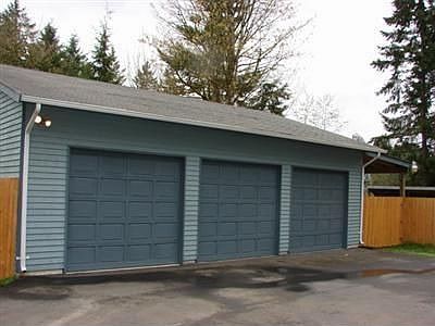 Detached Garage