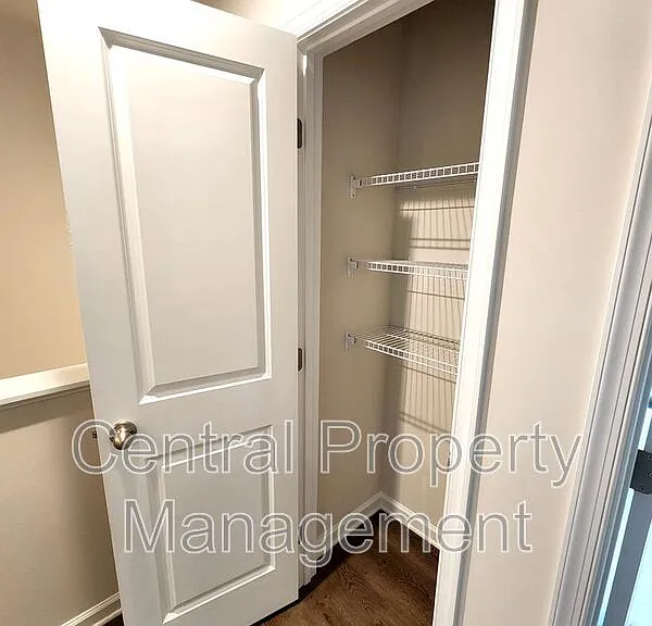 165 Sarnesfield Way — Photo 41