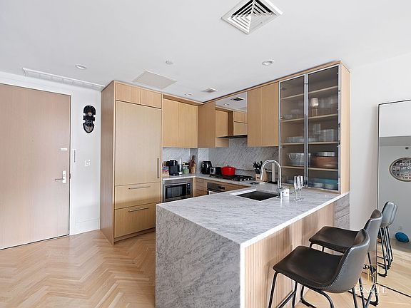 4th image of 300 W 122nd St APT 6N