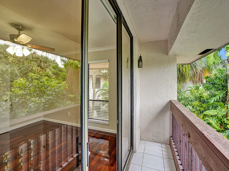 9280 Sabal Ridge Cir #B — Photo 46