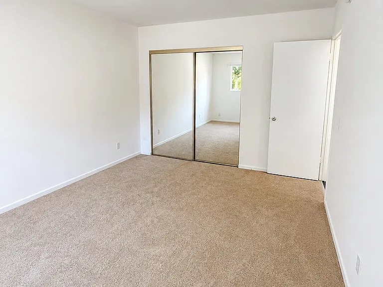3935 Berry Dr #6 — Photo 8