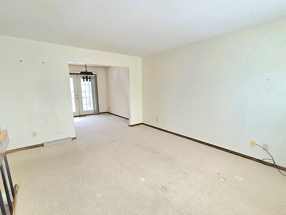 3rd image of 5389 Westgate Dr