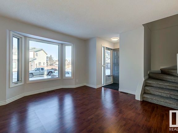 5th image of 10803 20a Ave NW