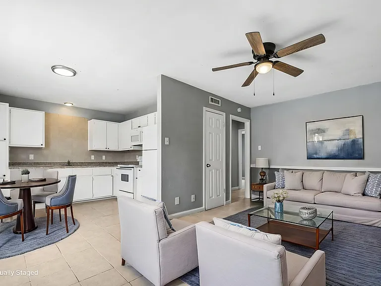 Sunrise Villas — Photo 28