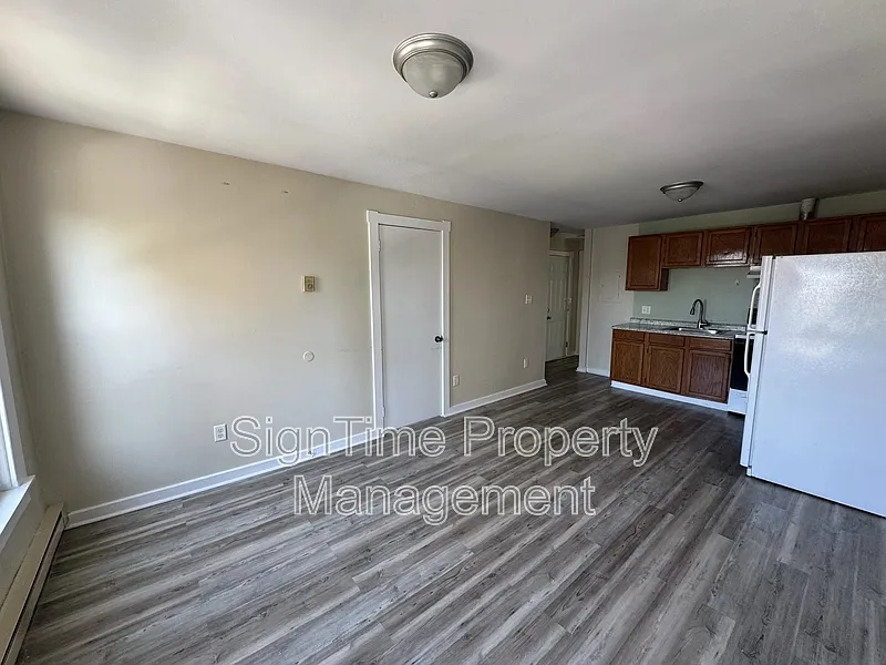1 bed, 1.0 bath, $850 — Photo 2
