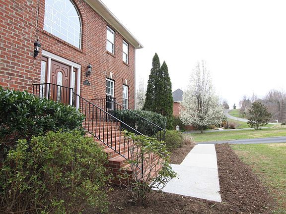 2nd image of 1185 Kensington Pkwy