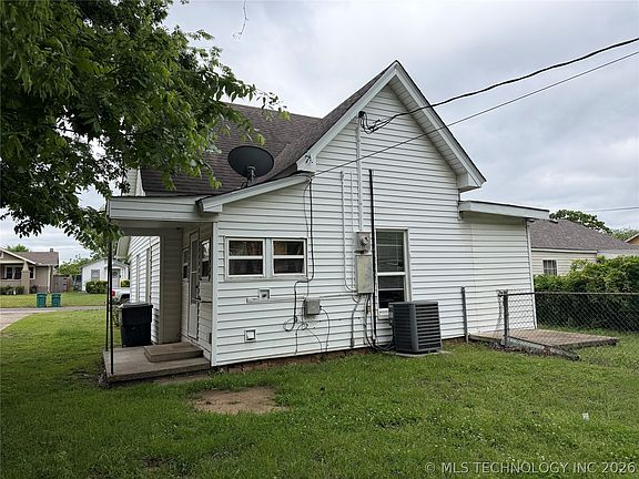 3rd image of 1009 E Thompson Ave