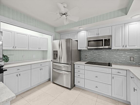 4th image of 1903 Bay Road #206