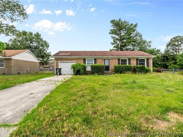 7451 Ryan St, Fayetteville, NC 28314