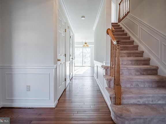 2nd image of 1740 Deamerlyn Dr