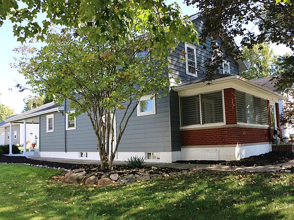 5th image of 208 N Elm St
